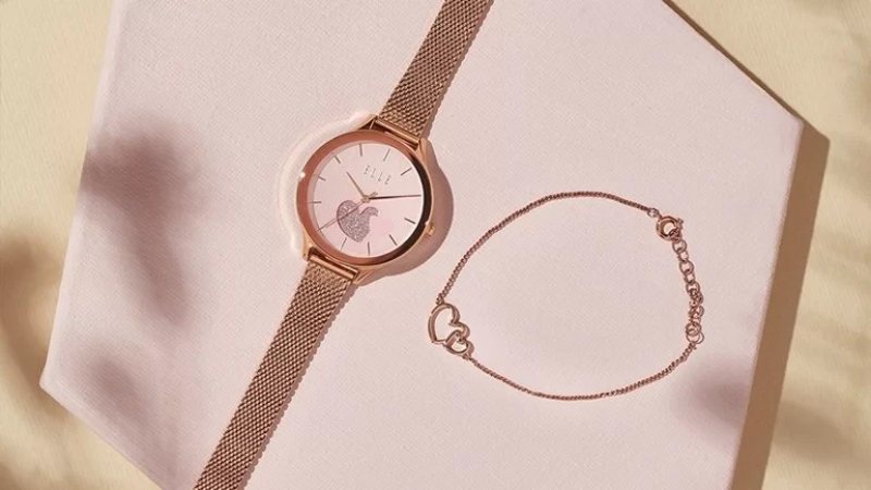 dong ho elle nu cua nuoc nao