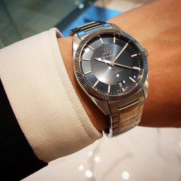 dong ho omega globemaster 26