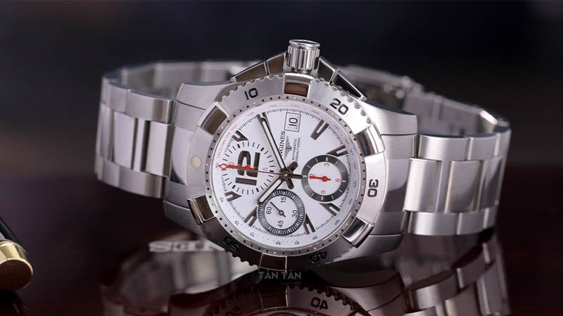 dong ho pin chinh hang