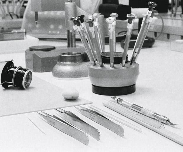 Tân Trang Đồng Hồ Cũ Chuyện Nghề Sửa Chữa Đầy Tâm Huyết