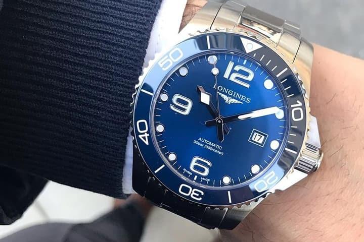 Tên của bộ máy sau lưng đồng hồ Citizen.