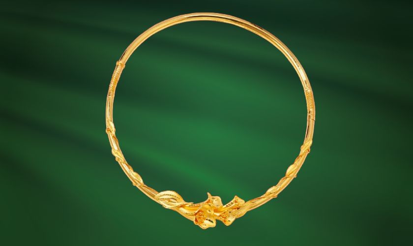 Kiềng vàng hình hoa loa kèn mang lại nguồn năng lượng tích cực