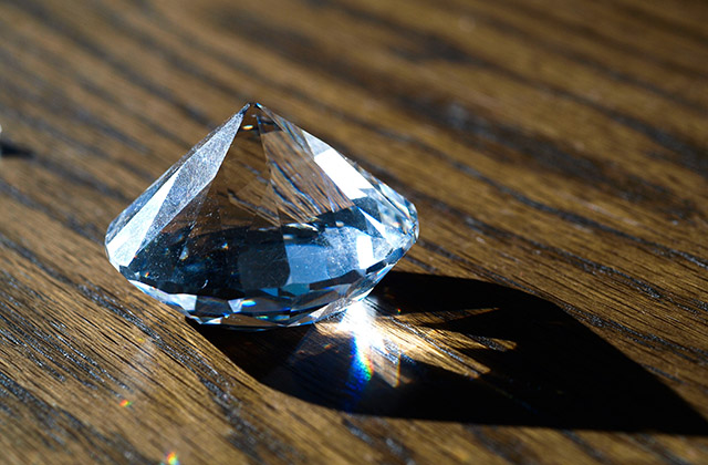 Kim cương có khả năng tán sắc tuyệt vời