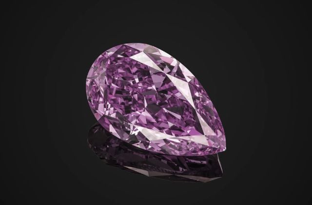 Vì sao kim cương có màu tím?