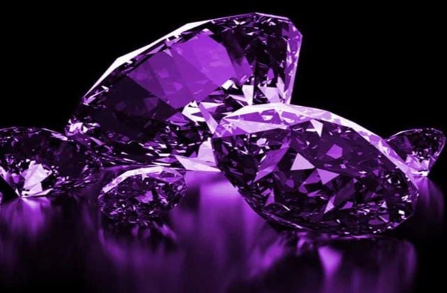 Nguồn gốc và sự phân bổ của kim cương tím