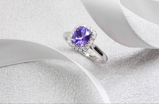 Phân loại kim cương tím