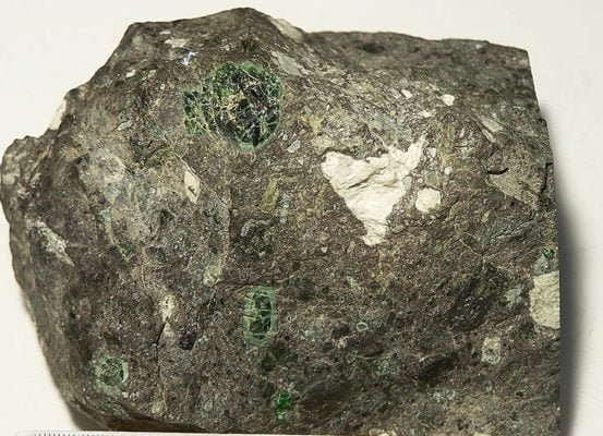 kim cuong tu dau ma co 553x400 1 1