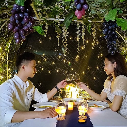 Hình 1: Tại sao nên tổ chức kỷ niệm 1 năm nay cưới? 