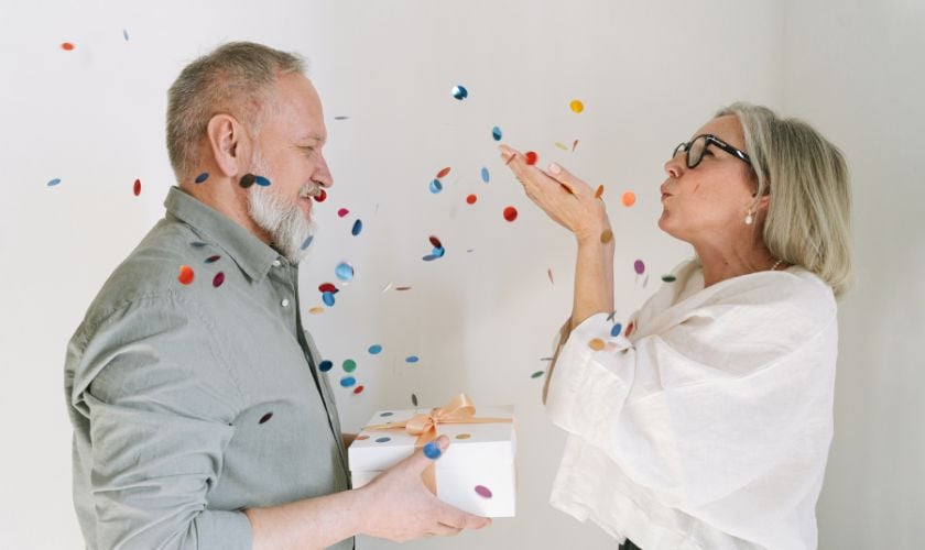 Mua trang sức kỷ niệm ngày cưới có đắt không