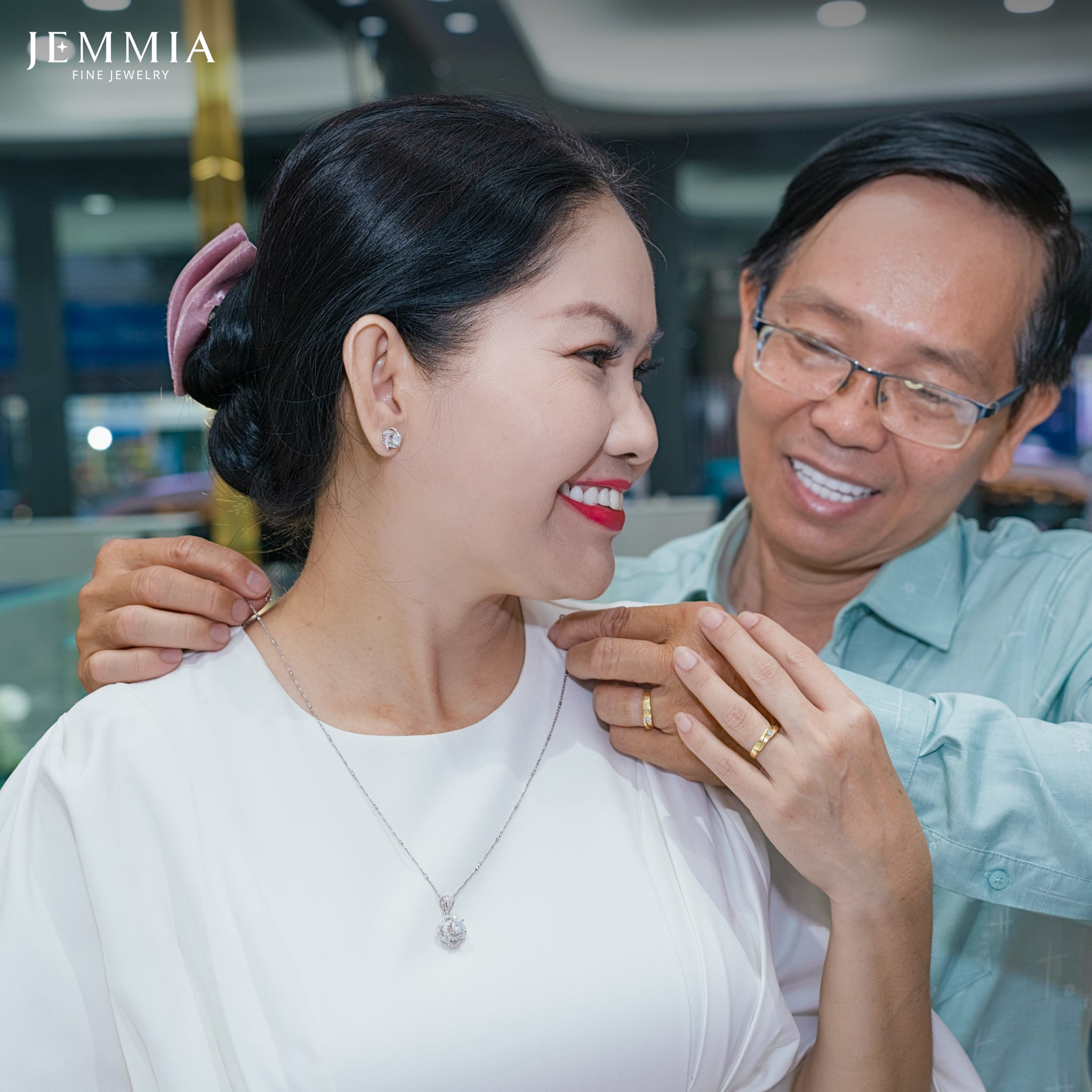 trang sức kim cương kỹ niệm 50 năm ngày cưới