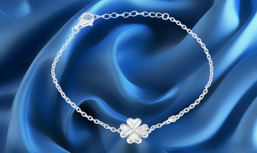 Mẫu lắc chân vàng trắng hình cỏ 4 lá