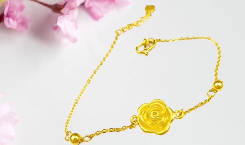 Mẫu lắc chân vàng charm bông hoa