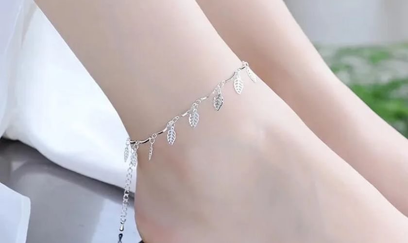 Ý nghĩa khi mang lắc chân