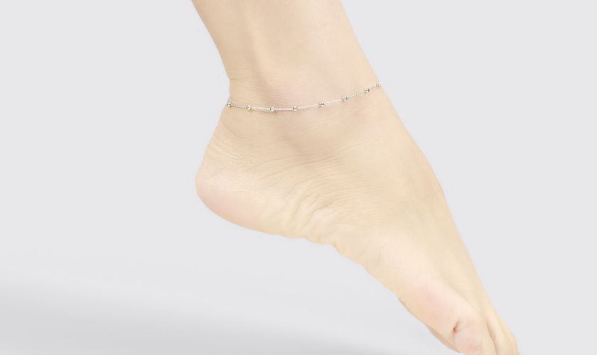 Lắc chân vàng trắng ý 18K thiết kế chấm bi nhỏ