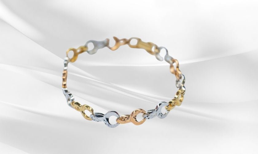 lac tay nam vang 18k 3 chi 1 0cbcd14265ca47a0bdbcdede649955b8 1