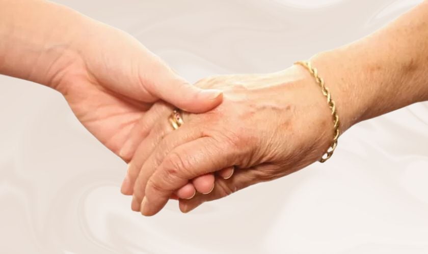 Mua lắc tay vàng cho mẹ ở đâu uy tín và chất lượng