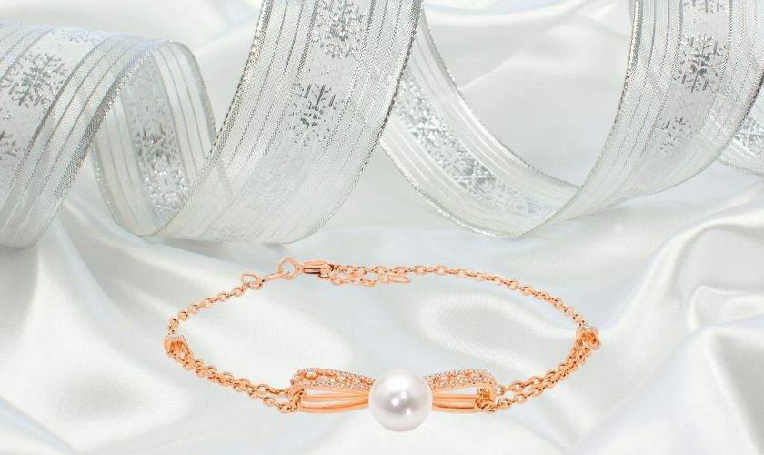 Mẫu lắc tay vàng hồng kết hợp với đá CZ thời thượng hiện đại