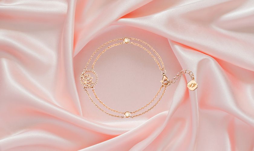 Trang sức vòng tay nữ vàng hồng thiết kế hình hoa sen tinh tế, thanh cao