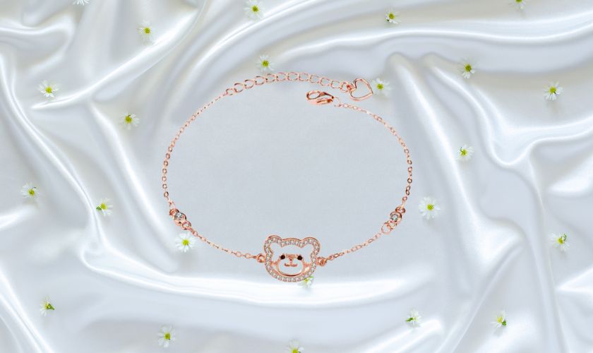 Vòng tay vàng hồng kiểu dáng hình chú gấu đáng yêu