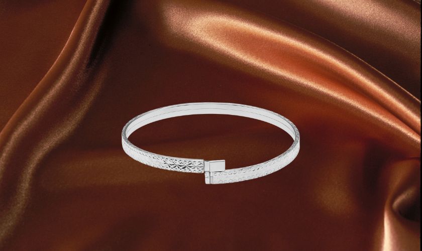 Lắc tay trơn vàng 18K thanh lịch cho nữ