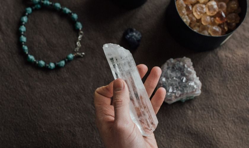 Thạch anh trắng (Clear Quartz): Đá năng lượng tổng hợp