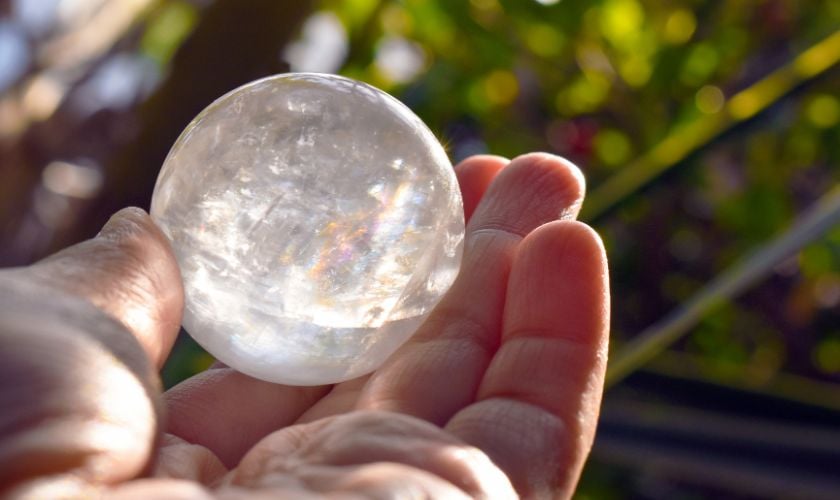 Cách chọn và bảo quản đá năng lượng mạnh