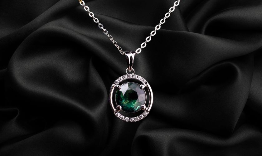 Mặt dây chuyền nam đá Sapphire xanh lục