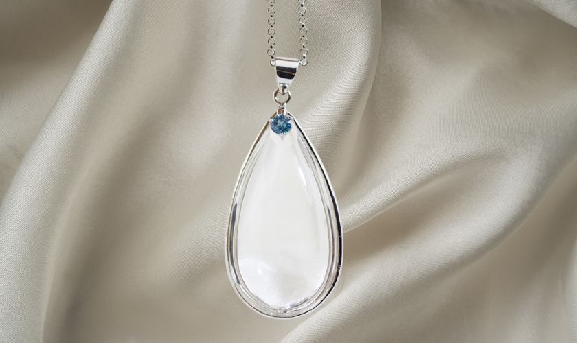 Mặt dây chuyền đá quý nam từ Thạch anh trắng