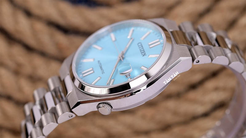 nam tay nho nen deo dong ho gi