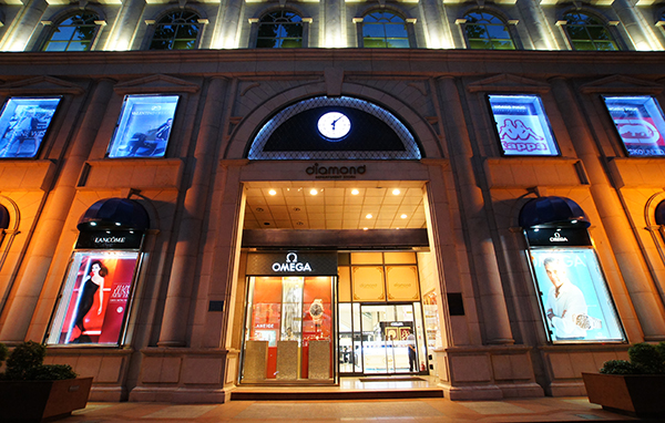 Nên mua đồng hồ Nhật Bản hay đồng hồ Thuỵ Sỹ