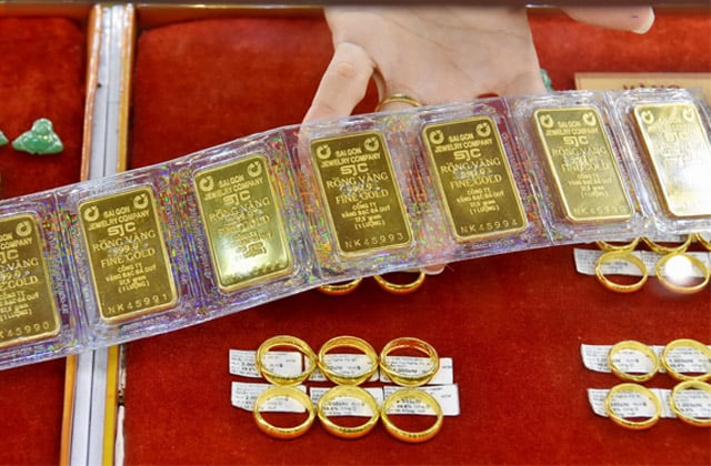 Nên mua vàng SJC hay vàng 9999