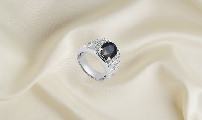Nhẫn đá sapphire đen bản to lịch lãm, cuốn hút