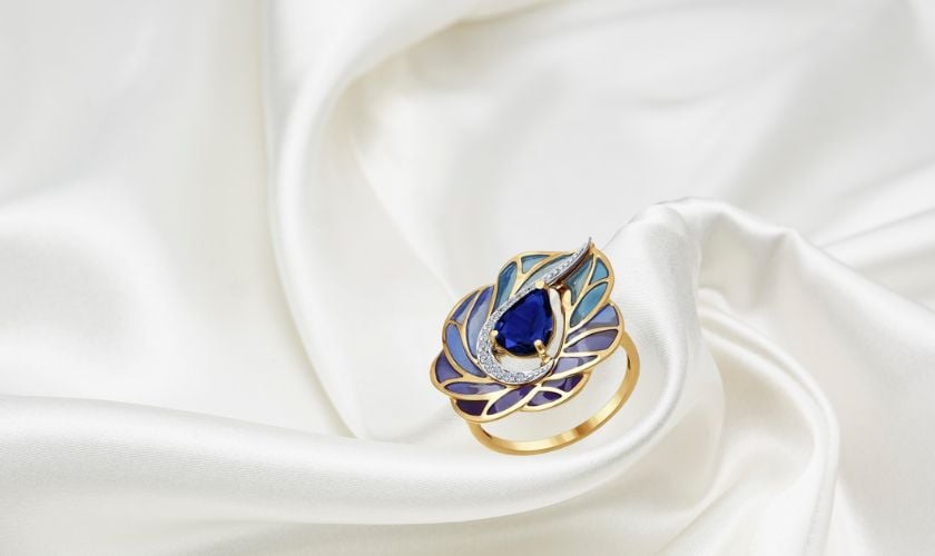 Mẫu nhẫn đá sapphire nữ có thiết kế độc đáo