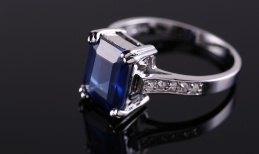 Giá nhẫn đá sapphire trên thị trường hiện nay