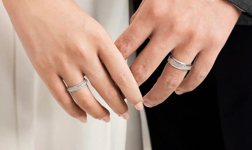 Những lưu ý khi đeo nhẫn đôi