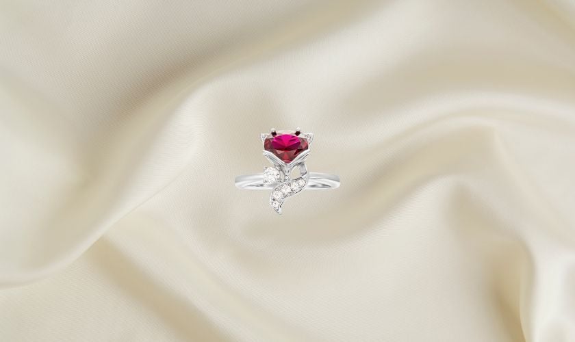 Mẫu nhẫn hồ ly huyết bằng bạc thiết kế phá cách