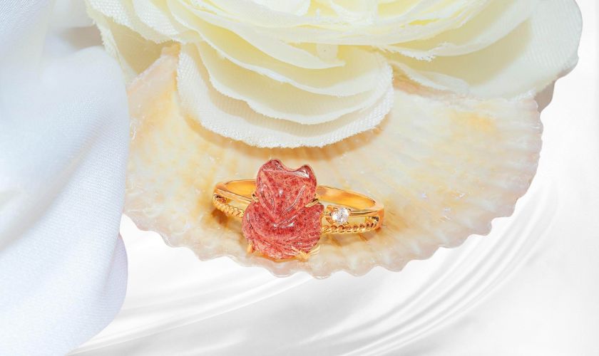 Nhẫn hồ ly thạch anh hồng quý phái