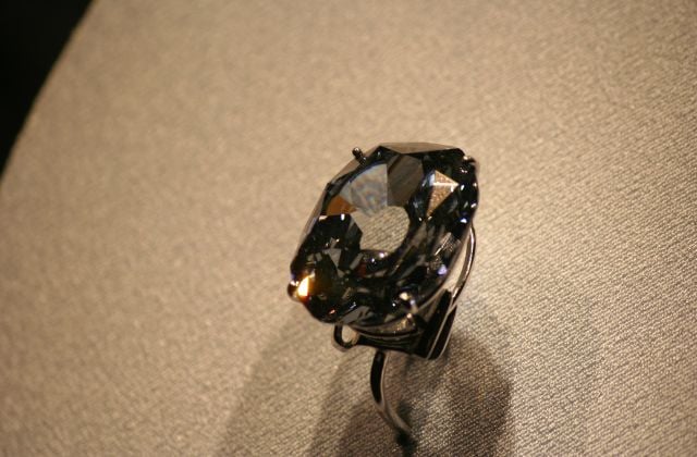 Chiêm ngưỡng những chiếc nhẫn kim cương đẹp nhất thế giới 4 nhẫn kim cương đẹp nhất thế giới