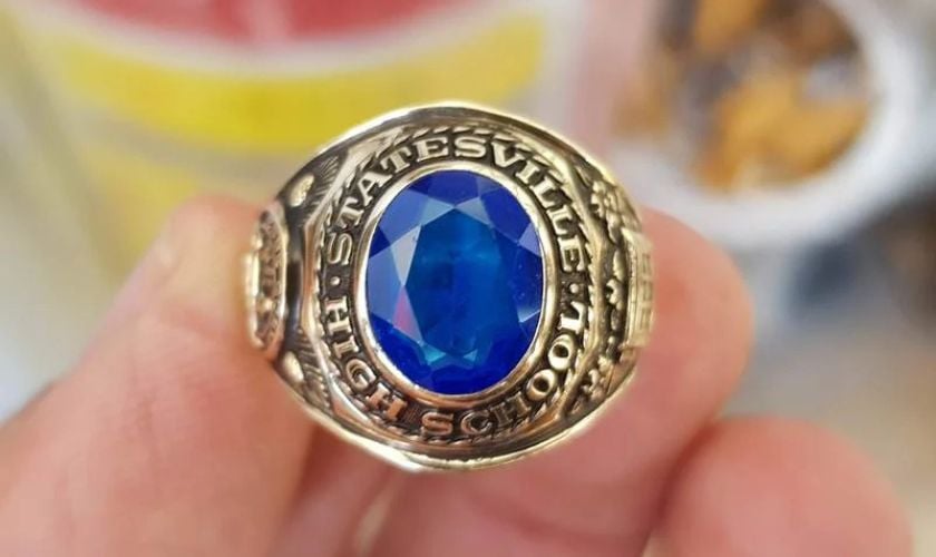 Nhẫn Mỹ vàng 10K giá bao nhiêu