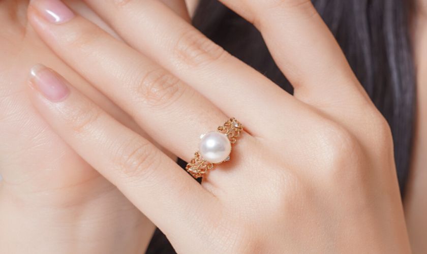 Nhẫn ngọc trai vàng 18k là gì