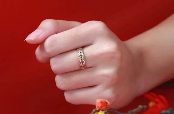 nhẫn thần tài đeo ngón nào