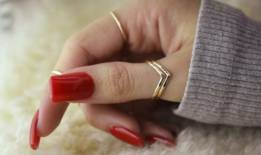 Ngón cái: Biểu thị cho quyền lực và địa vị