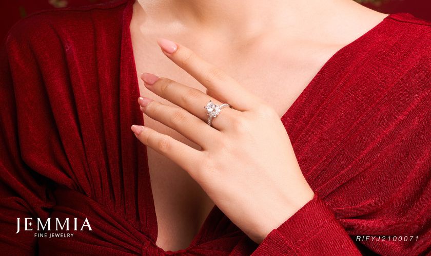 Ngón giữa: Biểu thị của cân bằng và trách nhiệm