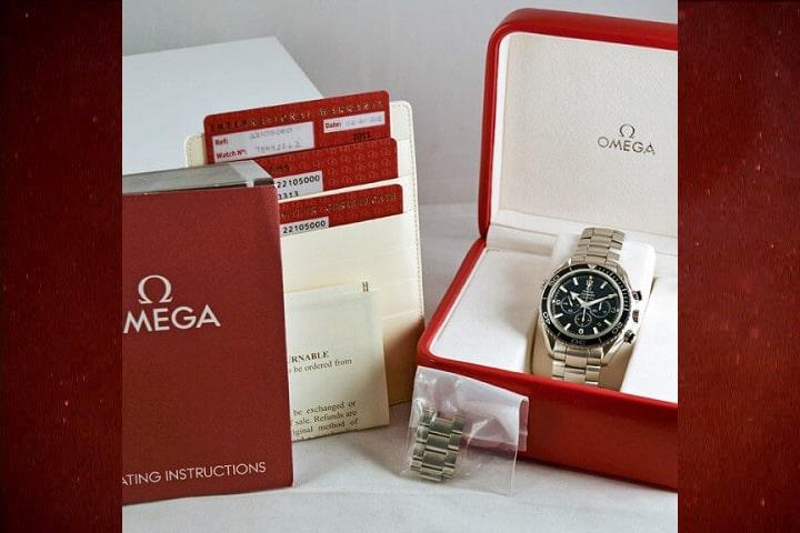 phân biệt đồng hồ Omega thật giả