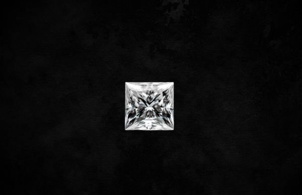 Kim cương dáng hình vuông Princess