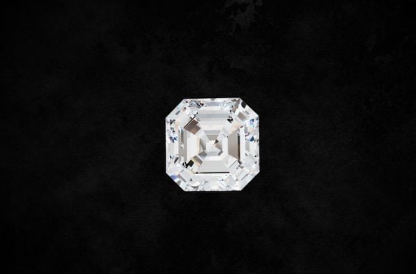 Kim cương dáng hình vuông xếp tầng Asscher