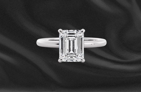 screenshot_2024-11-15_at_10-18-18_7e07386158424df696d23a58b1b9dd63_grande Nhẫn Baguette kiểu Solitaire đơn giản