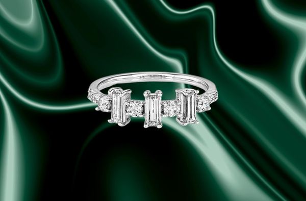 screenshot_2024-11-15_at_10-21-10_09b7be5ec1614730b9178d7d61daebc1_grande Nhẫn kim cương Baguette đính kèm Round Diamond