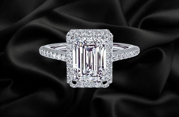 screenshot_2024-11-15_at_10-22-09_2ddf18f38c844a41aff537158de57b7b_grande Nhẫn Baguette kiểu Halo