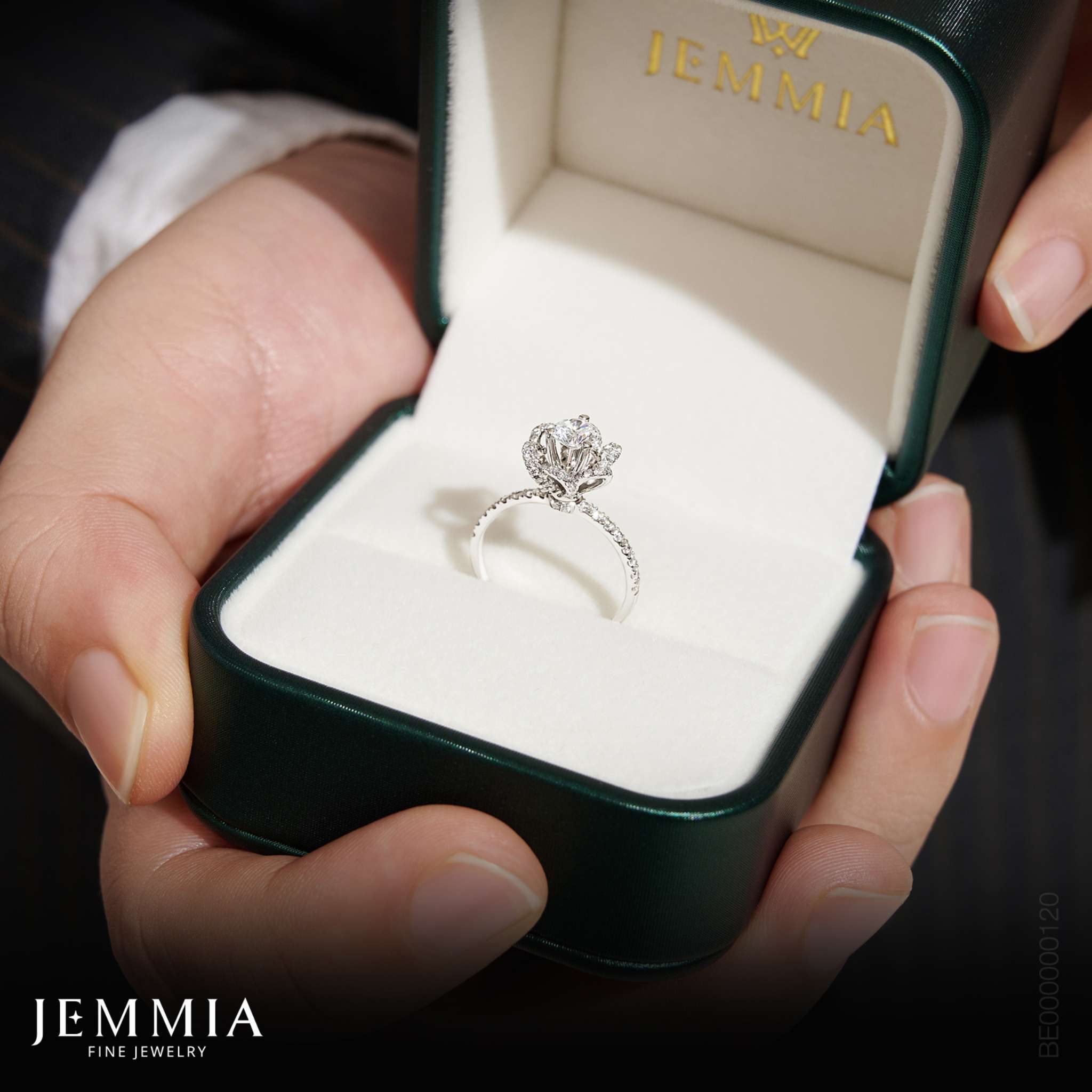 tang-nhan-co-y-nghia-gi-3_eed63d35a6524752bc1474edfc9e3eaf Nhẫn kim cương là biểu tượng của sự sang trọng và vĩnh cửu